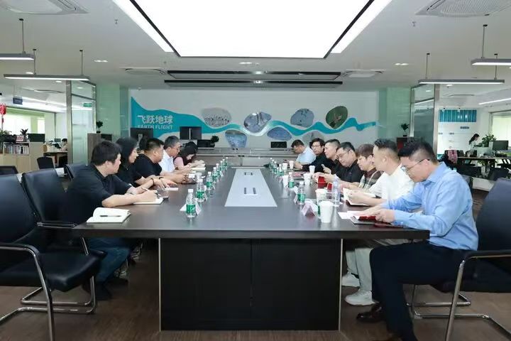 深化媒企交流共探融合新局-仰红房产团队赴盐阜大众报报业集团开展交流